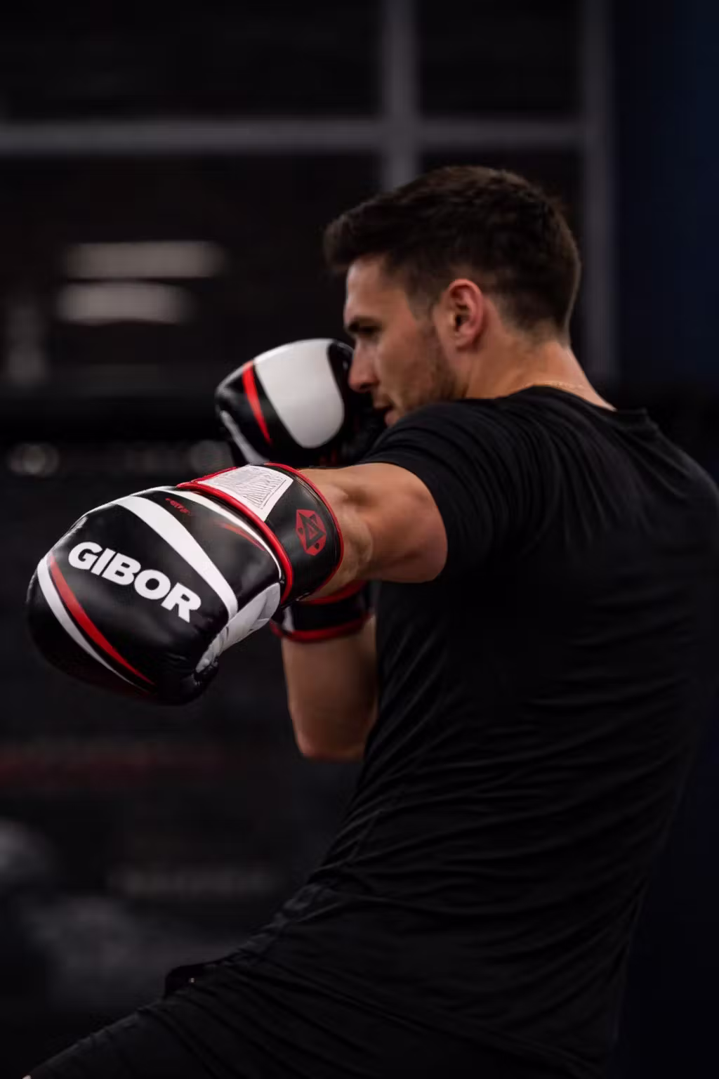 Adult kickboxing training at BeGibor