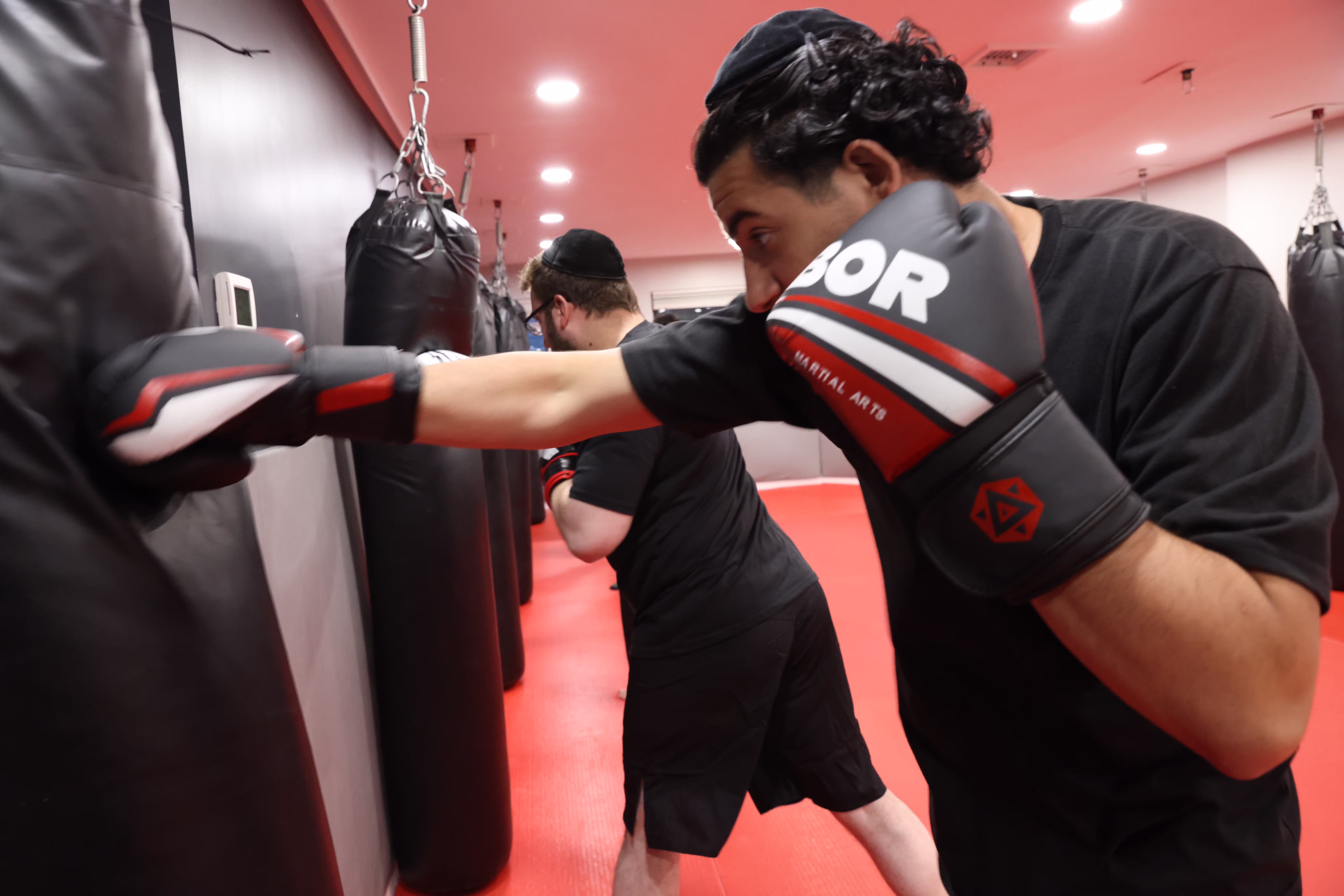 Kickboxing technique practice at BeGibor